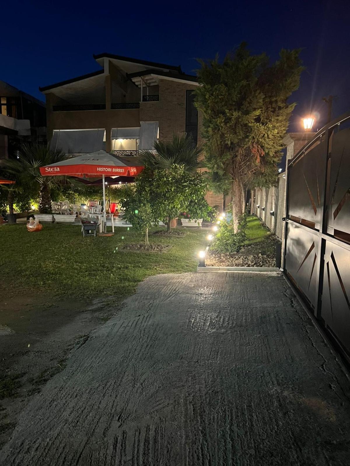 Vila Hoxha Durres Luaran gambar