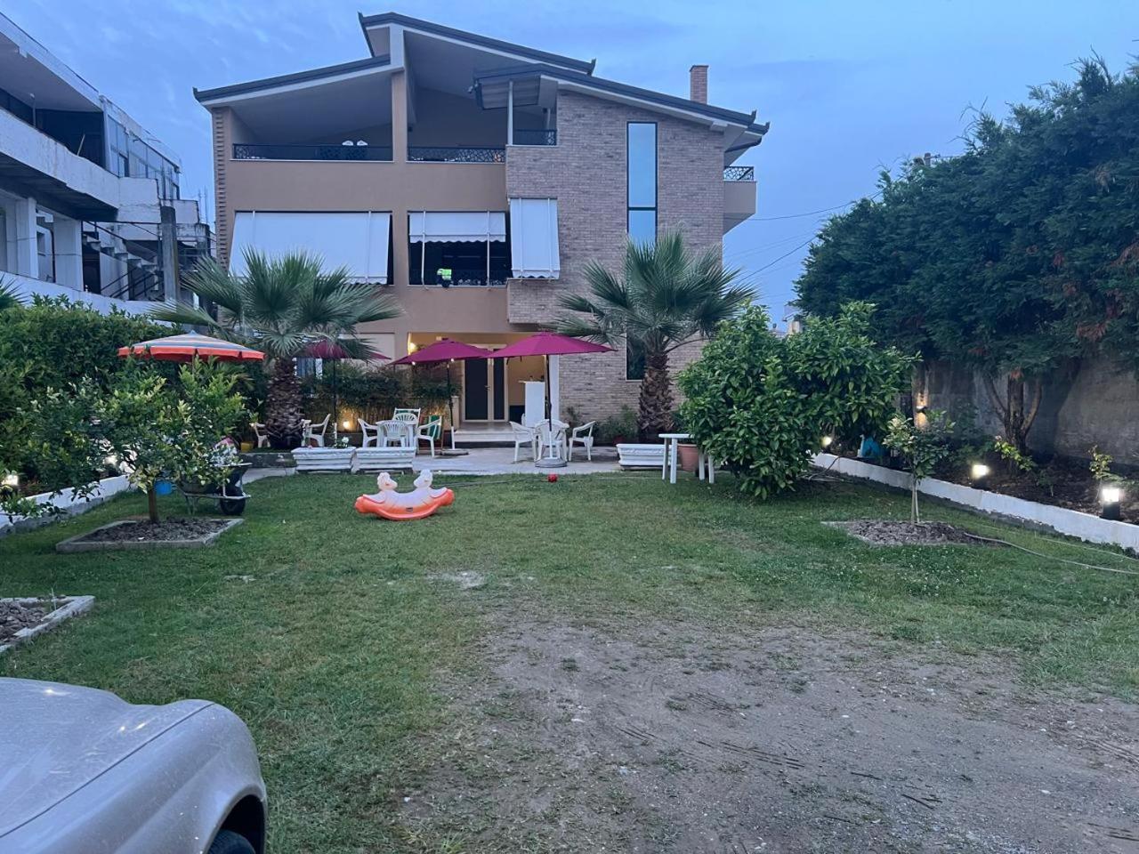 Vila Hoxha Durres Luaran gambar