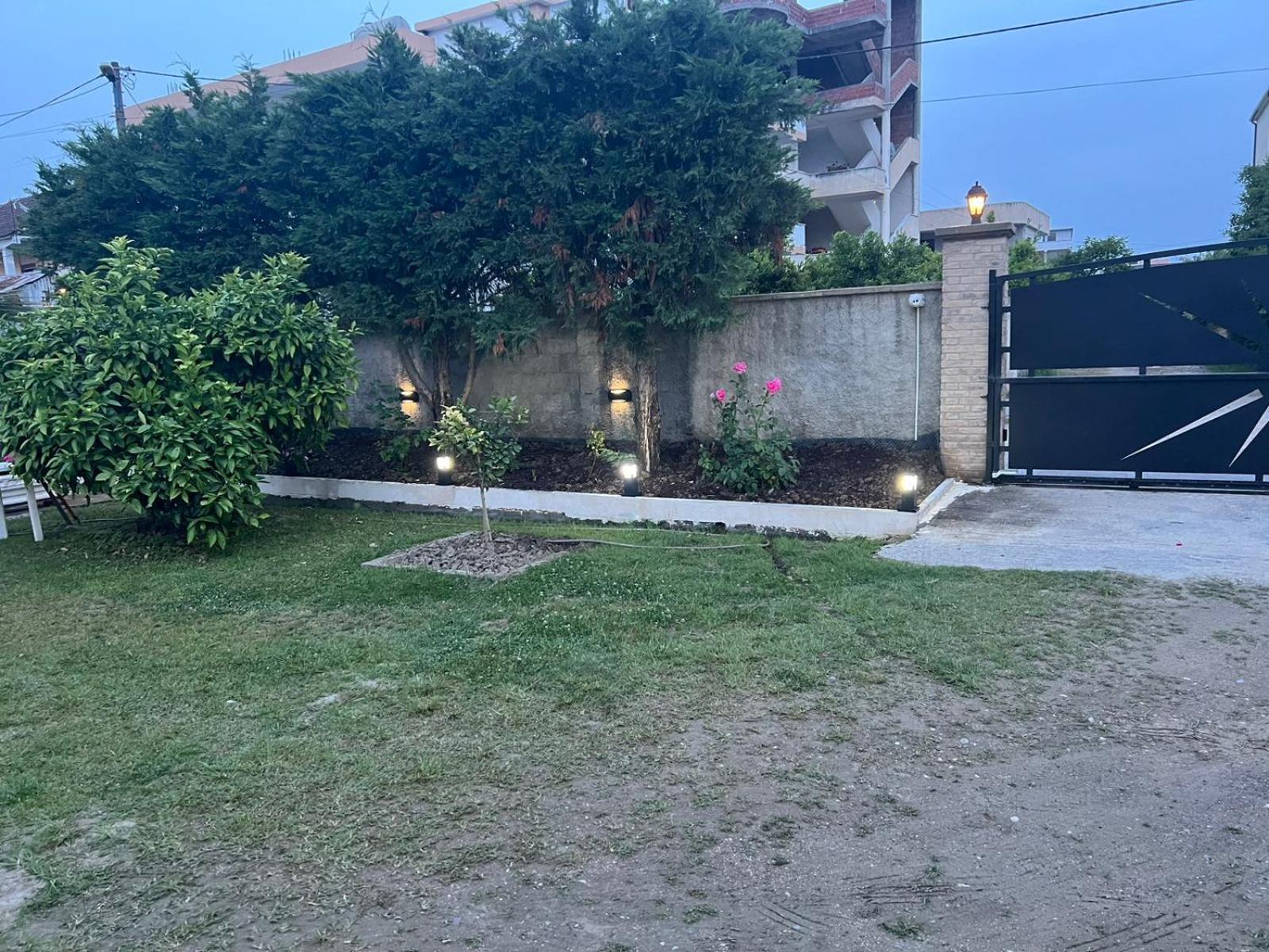 Vila Hoxha Durres Luaran gambar