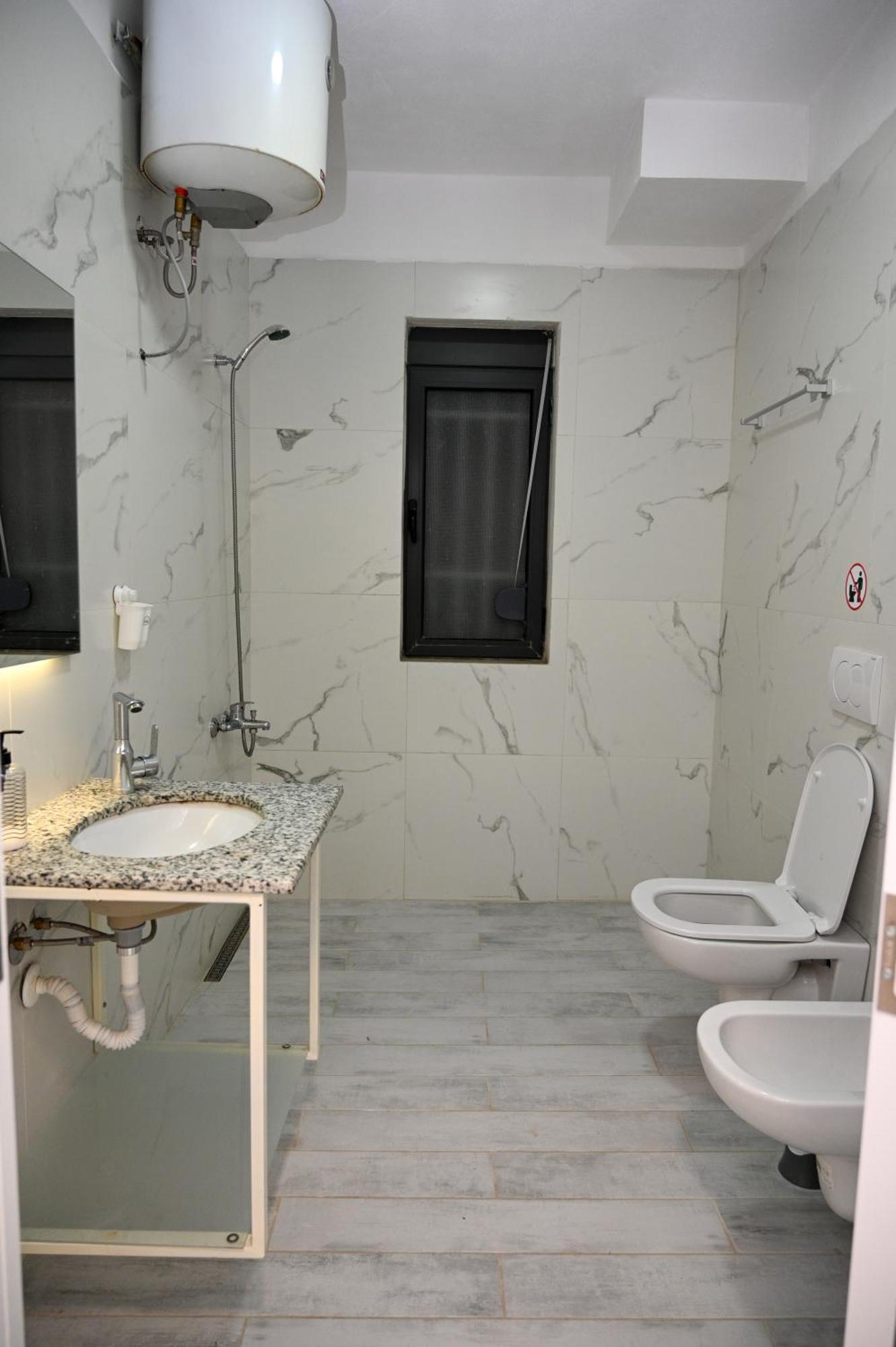 Vila Hoxha Durres Luaran gambar